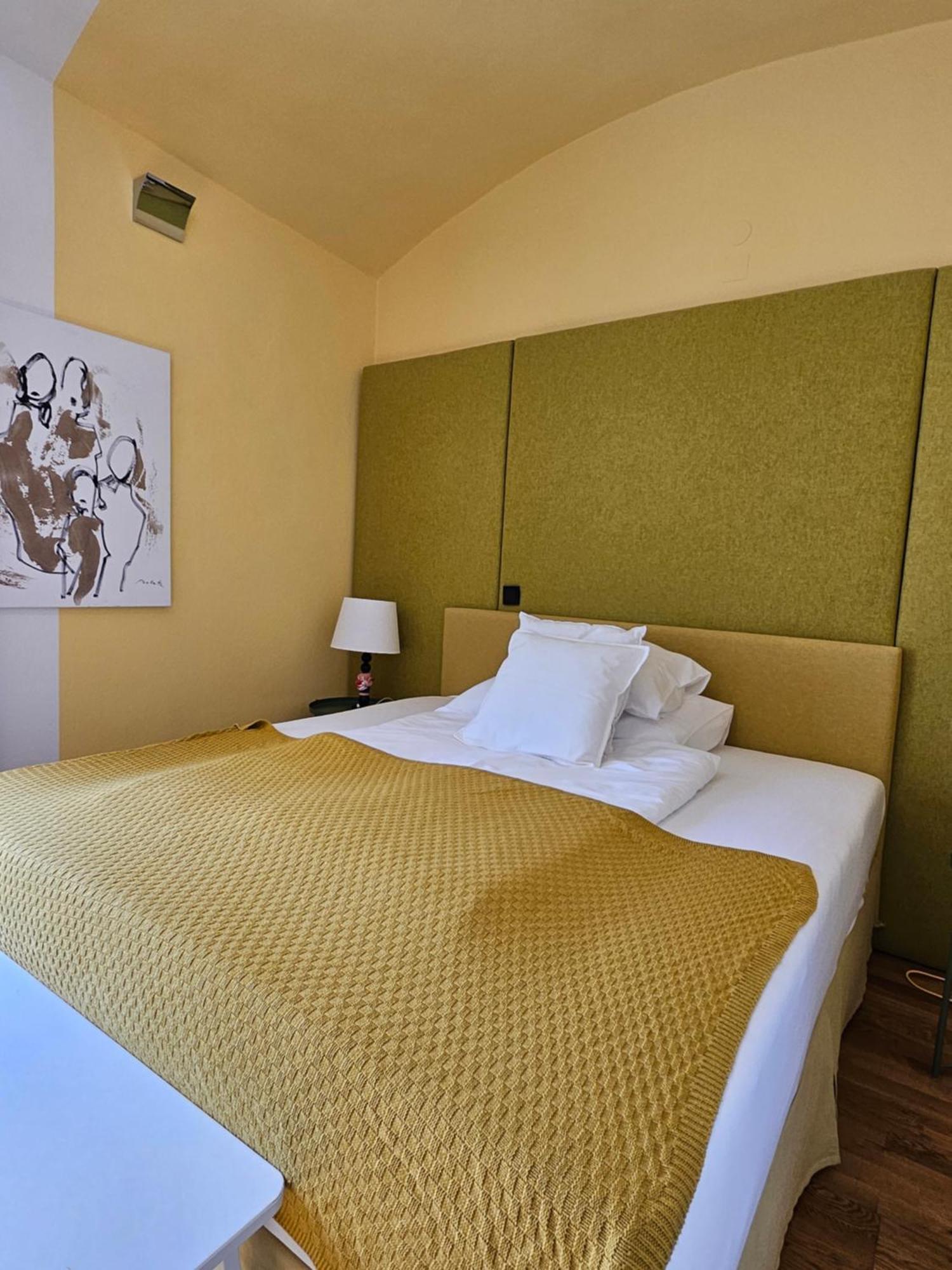 Yellow Flat By Grazrentals With Best Location & Free Parking 외부 사진