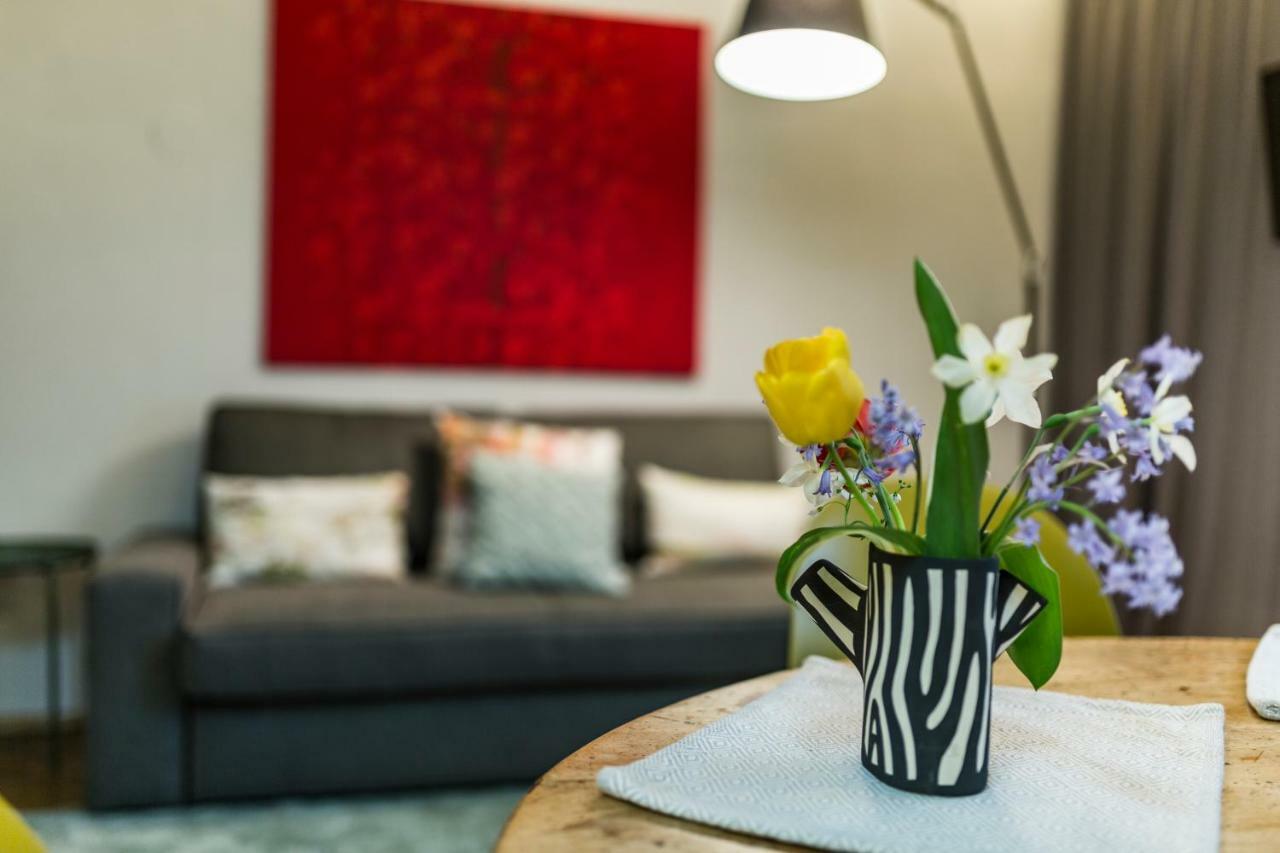 Yellow Flat By Grazrentals With Best Location & Free Parking 외부 사진
