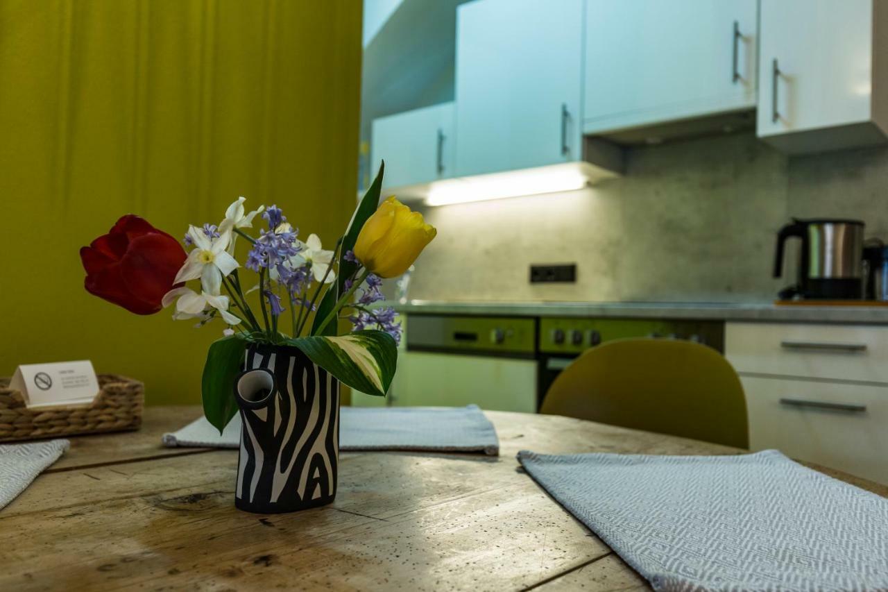 Yellow Flat By Grazrentals With Best Location & Free Parking 외부 사진