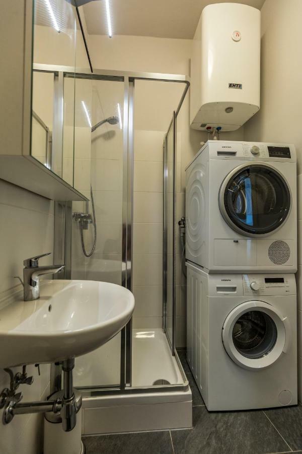 Yellow Flat By Grazrentals With Best Location & Free Parking 외부 사진