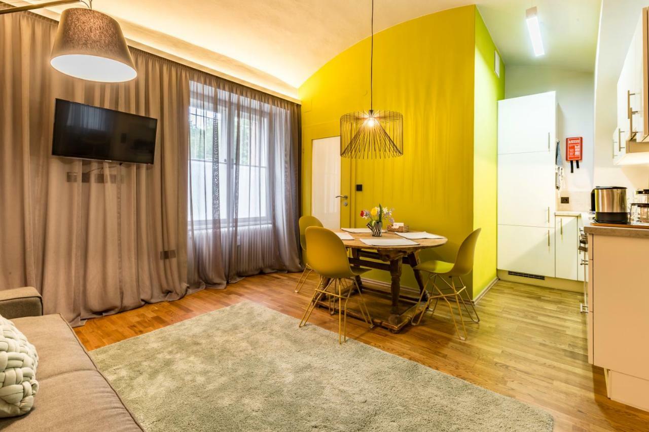 Yellow Flat By Grazrentals With Best Location & Free Parking 외부 사진
