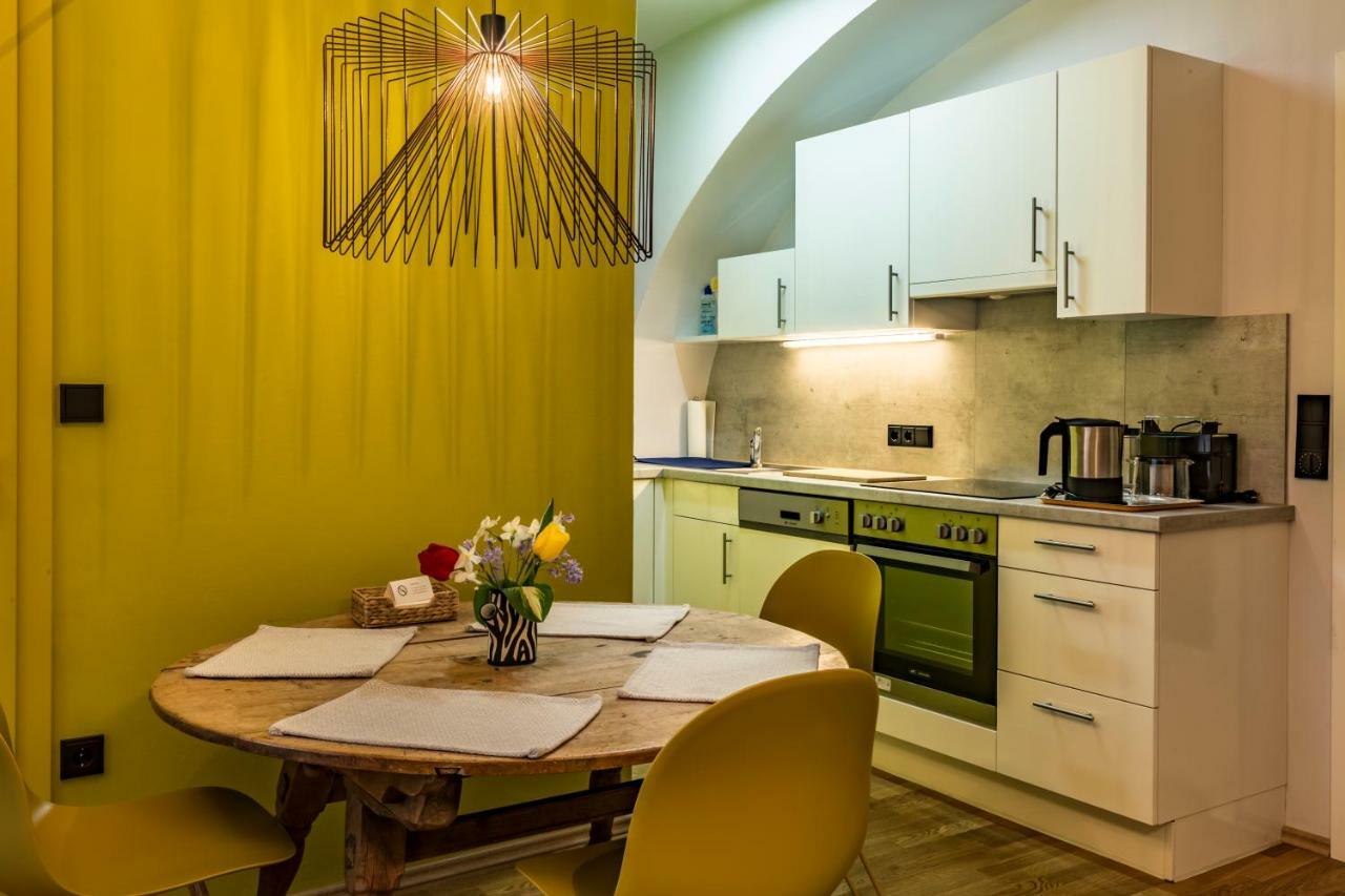 Yellow Flat By Grazrentals With Best Location & Free Parking 외부 사진